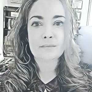 Meet your Posher, Adrienne